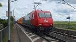 145 022-0	(91 80 6145 022-0 D-DB) [25 Jahre MEG] durchf�hrt mit einem Containerzug Ovelg�nne.
