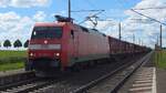 152 001-4	(91 80 6152 001-4 D-DB) durchf�hrt mit gemischten G�terzug Ovelg�nne.