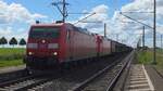 185 073-4	(91 80 6185 073-4 D-DB) und 185 298-7	(91 80 6185 298-7 D-DB) durchfahren mit einem gemischten G�terzug Ovelg�nne.